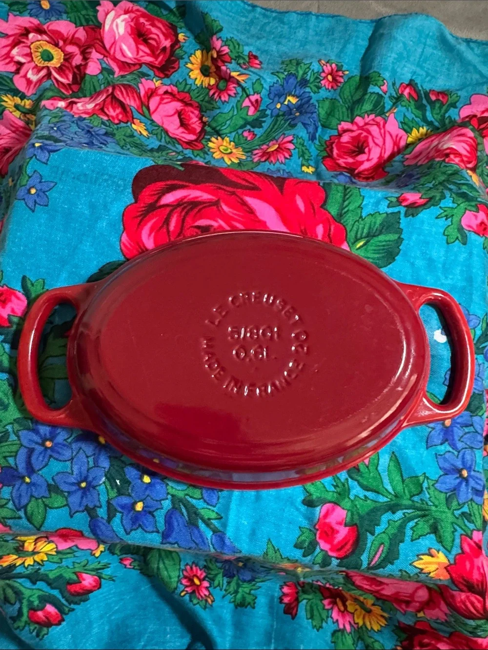 Le Creuset Red Oval 8” Enamel cooking oval baker-server
